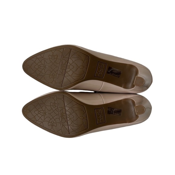 Abella Taupe Patent Leather Pumps - Size 9W - Picture 9 of 14